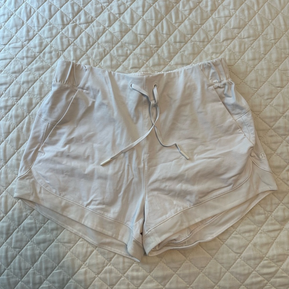 Lululemon Sunsetting Short 3"